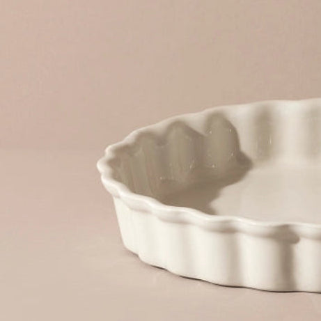 Stoneware Scalloped Pie Dish