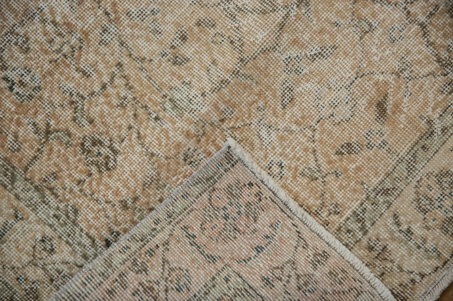 Peach Vintage Sparta Rug - 3'9" x 6'4"