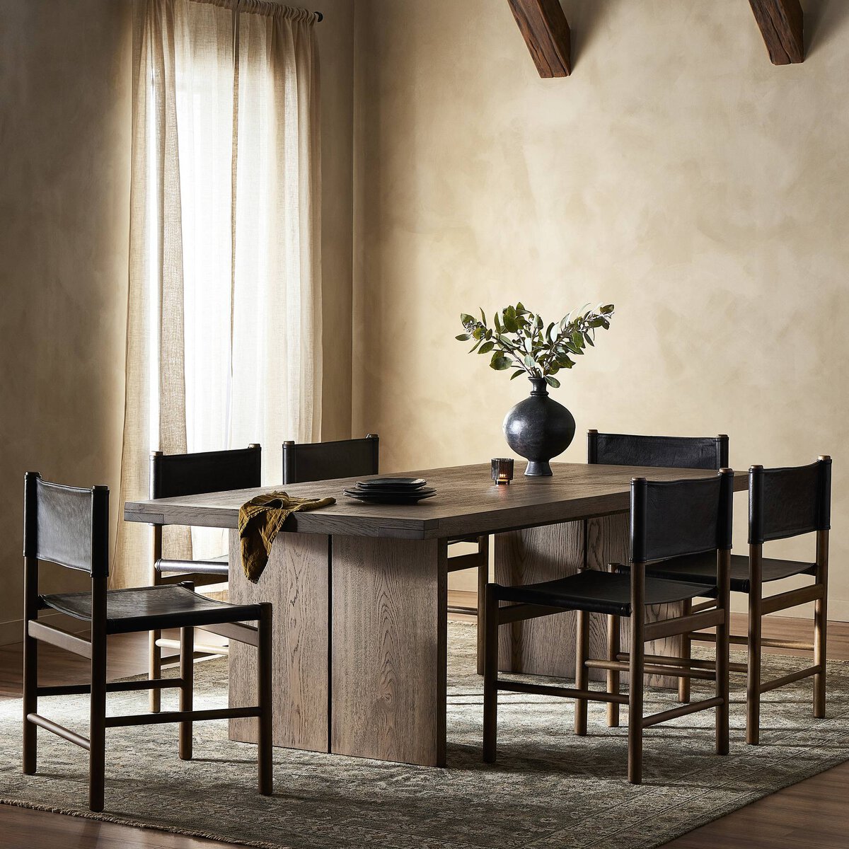 Willa Dining Table