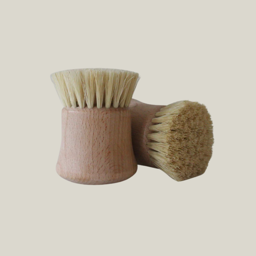 Short Round Wood Brush