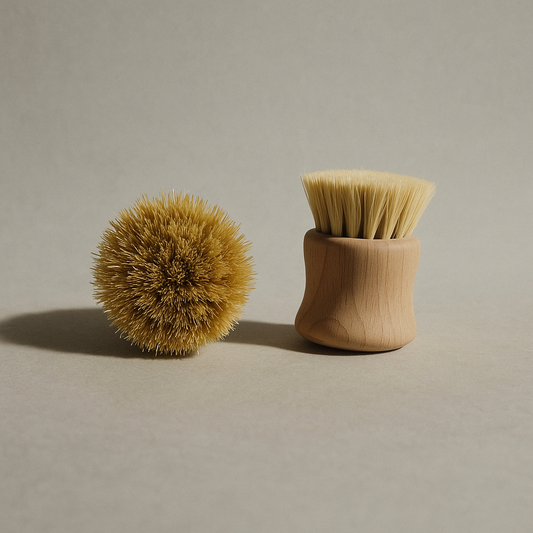 Short Round Wood Brush