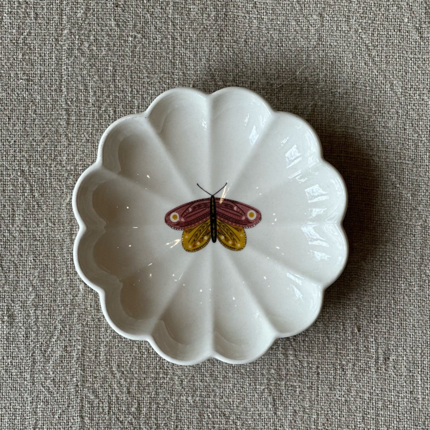 Fluted Insect Dish